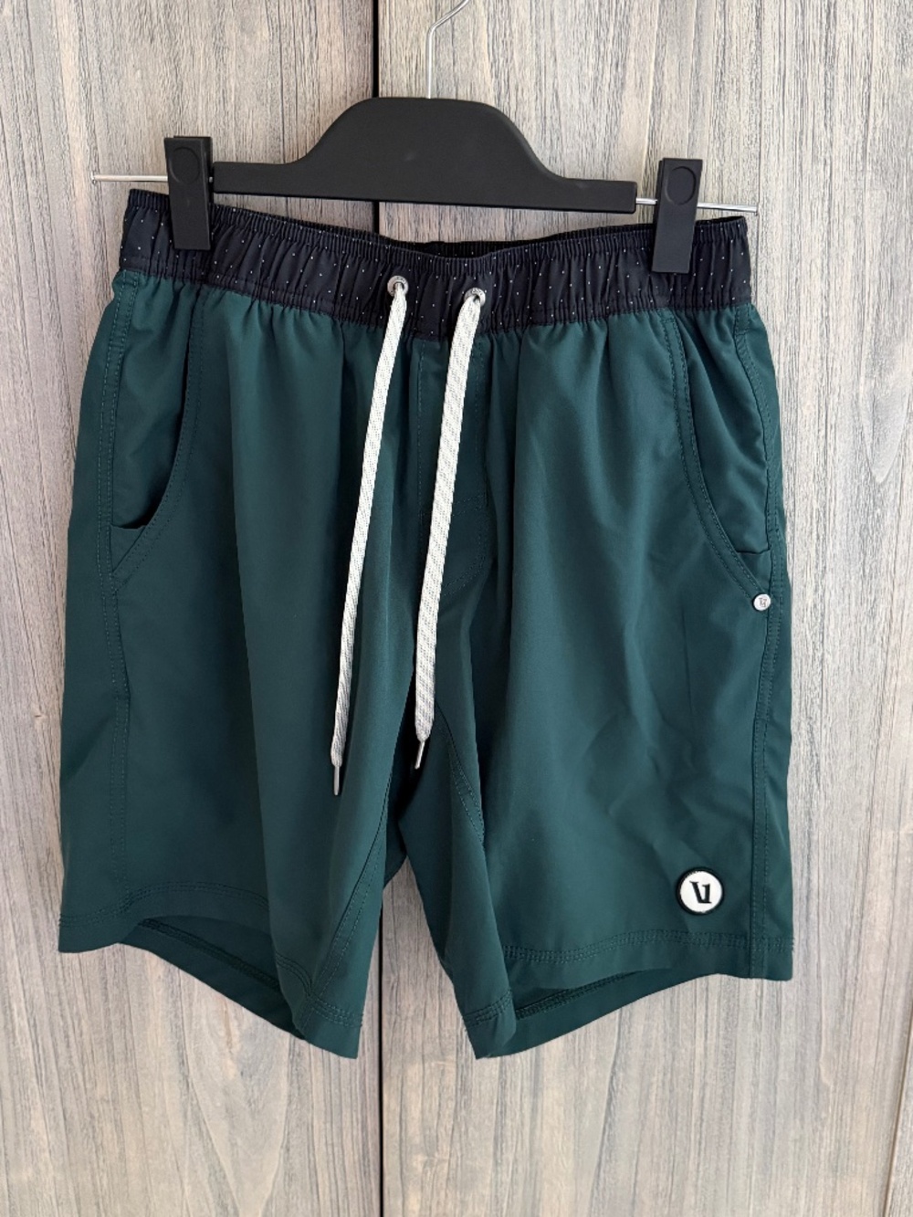 Vuori 7" Lined Shorts